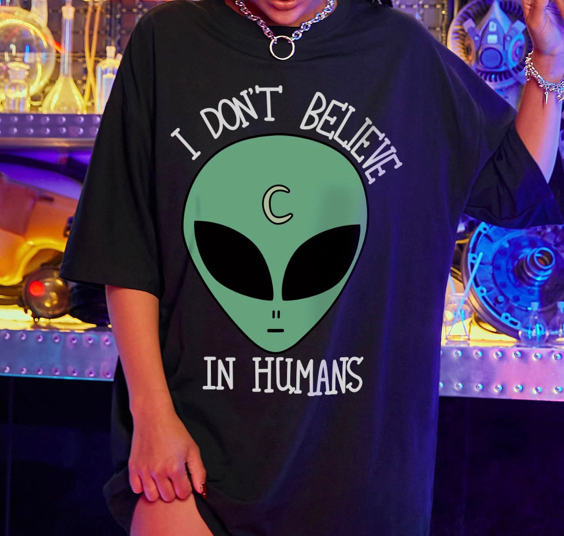 Alien & Slogan Graphic Oversized Tee 🔥