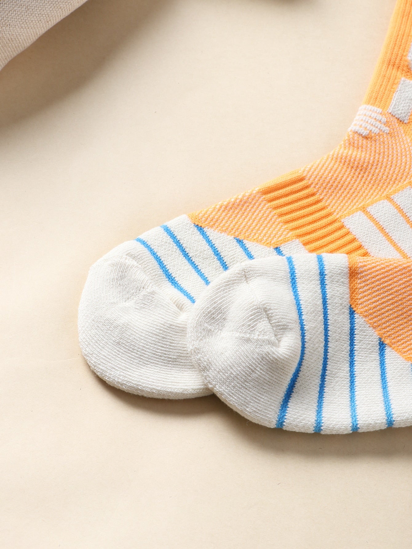 Men Striped Print Crew Socks